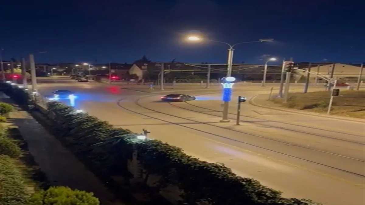 Tramvay yolunda drift yapan sürücüye 55 bin 659 TL ceza