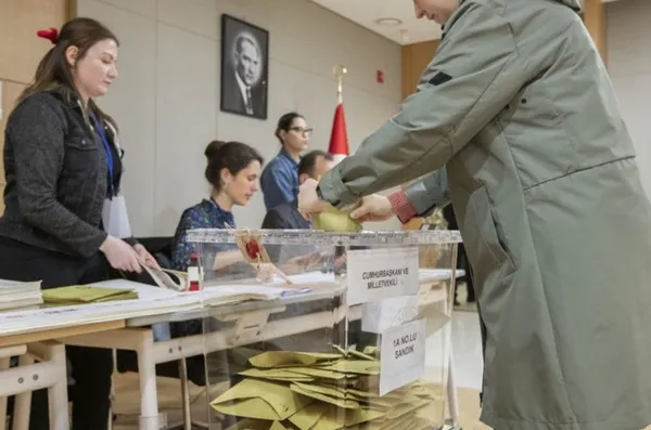 Seçim yayın yasağı kaçta bitiyor? 14 Mayıs YSK seçim yayın yasağı saat kaçta kalkacak?