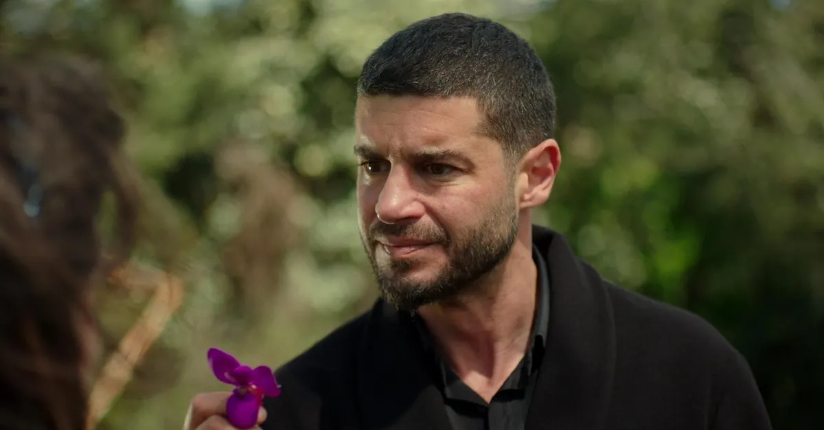 Bir Küçük Gün Işığı 31. bölüm fragmanı! "Babamı zehirlediğin çiçek bu mu?"