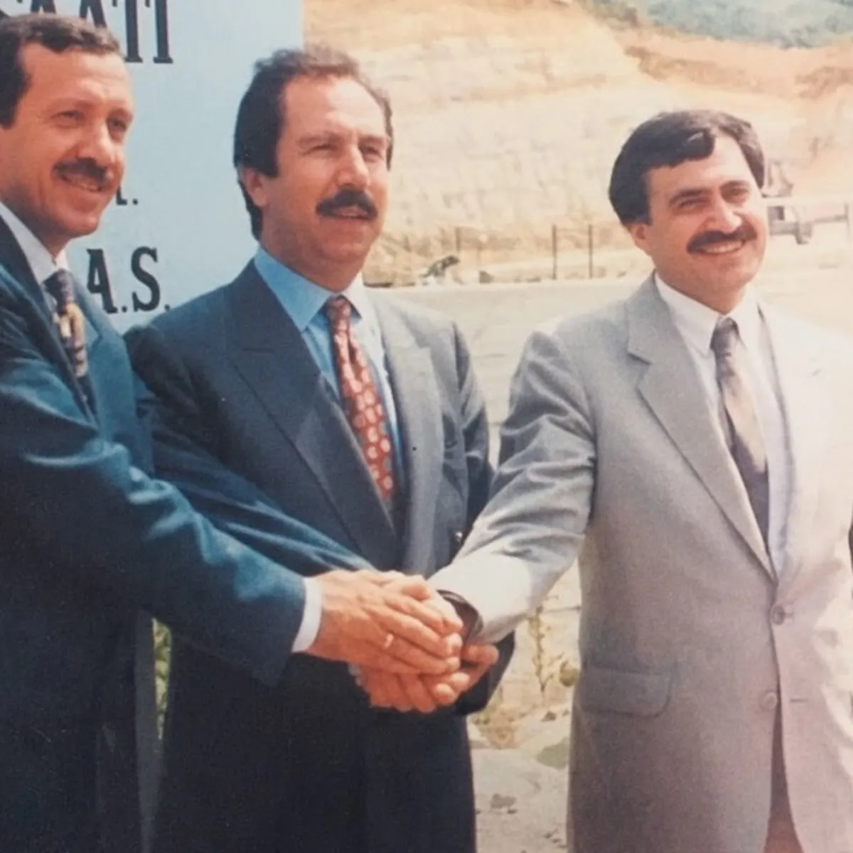 Veysel Eroğlu’ndan CHP’li belediyelere eleştiri: Tanker kuyruklarına geri döndüler