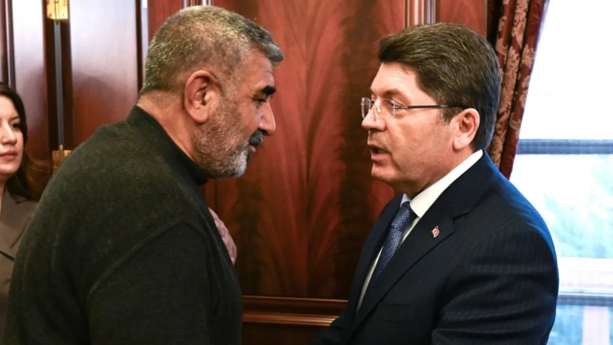 Bakan Tunç Rojin Kabaiş'in babası ile bir araya geldi: Süreç hassasiyetle ve çok yönlü yürütülüyor