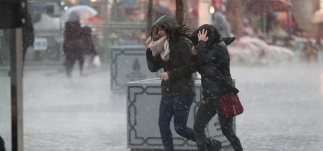 İstanbul için Turuncu alarm: Fırtına yarın sabaha kadar etkili olacak