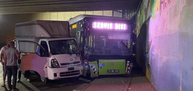 Kocaeli’de alt geçitte kaza! Halk otobüsü ile kamyonet çarpıştı: 2 yaralı