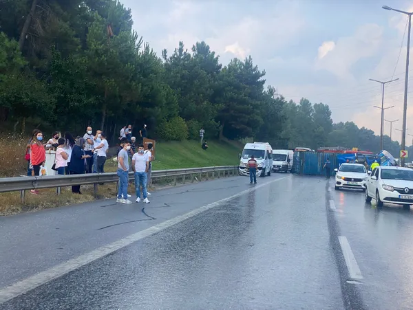 yola-cikacaklar-dikkat-temde-zincirleme-kaza-1629355238635.jpg Yola çıkacaklar dikkat! TEM'de zincirleme kaza - 2