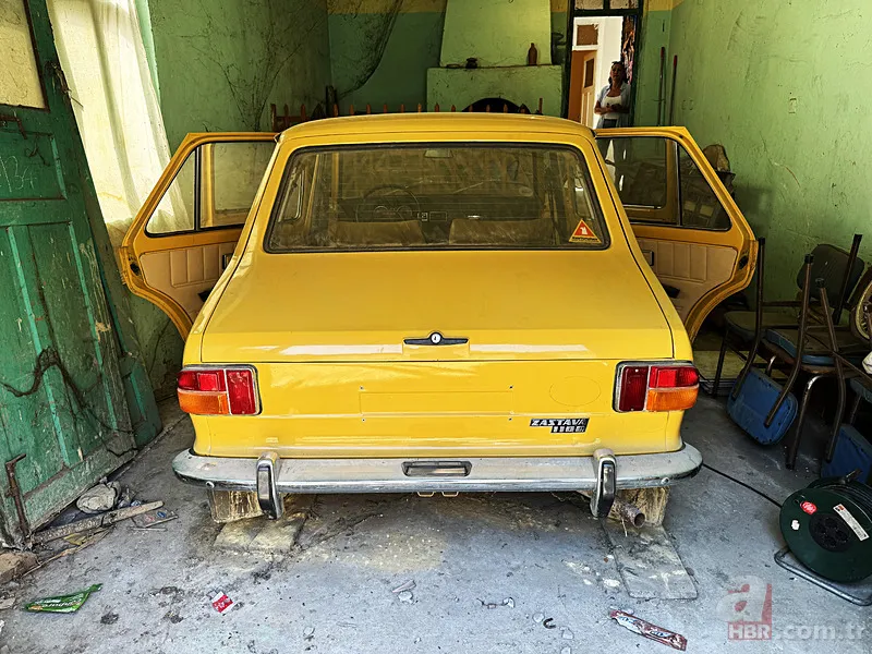 Yıllar sonra garajdan arabasını çıkardı! Görenler hayran kalıyor | Tam 15 bin euro… 7