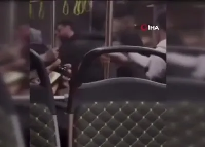 Otobüste yumruk yumruğa kavga kamerada