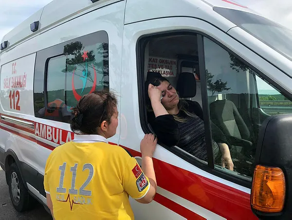 Ambulansta oksijen tüpü patladı - 3