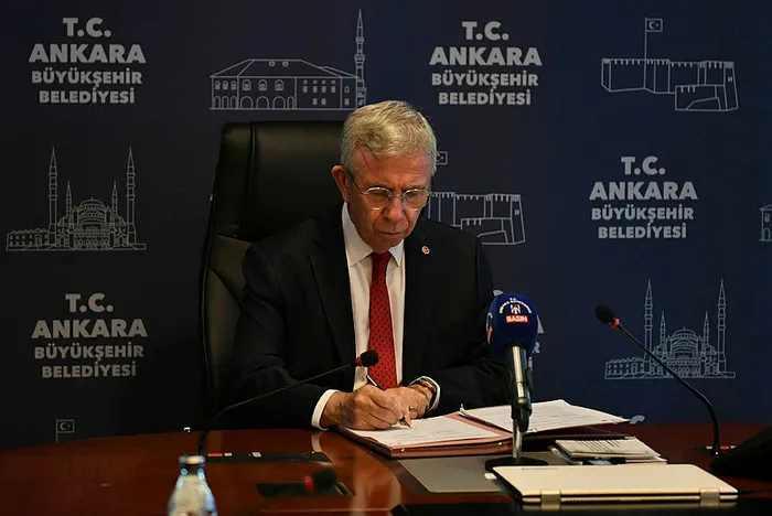 abb-baskani-mansur-yavasin-veto-karari-iptal-edildi-ankarali-suyu-yuzde-50-indirimli-kullanacak-1665425771190.jpg ABB Başkanı Mansur Yavaş’ın veto kararı iptal edildi! Ankaralı suyu yüzde 50 indirimli kullanacak - 1
