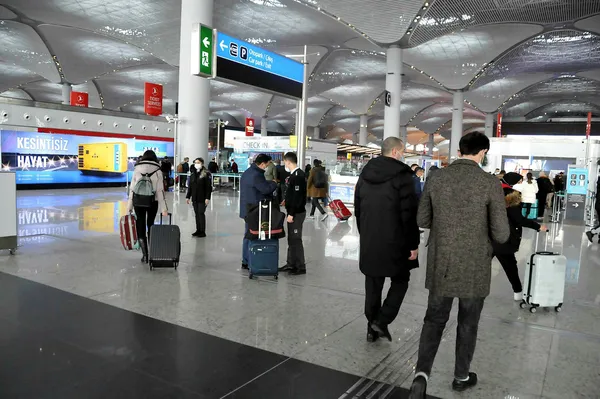 normallesmede-yeni-adim-istanbul-havalimani-girisinde-bilet-kontrolu-sona-erdi-1643712149290.jpg Normalleşmede yeni adım! İstanbul Havalimanı girişinde bilet kontrolü sona erdi - 2