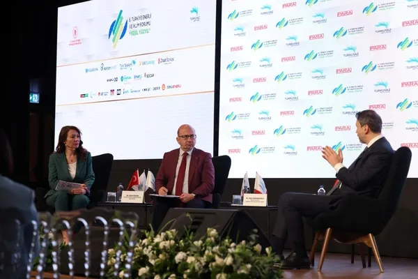 Enerji ve Tabii Kaynaklar Bakanı Alparslan Bayraktar: Türkmen gazını Türkiye’ye getirmek için anlaşma yaptık