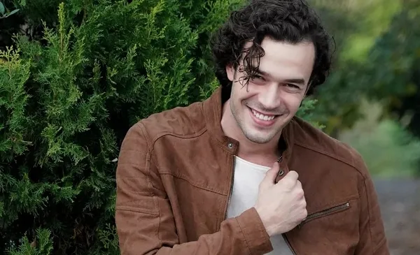 Aytaç Şaşmaz’ın eski sevgilisi O Ses Türkiye’de! Cemre Baysel kimdir, hangi dizilerde oynadı?