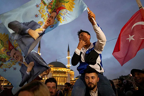 Türkiye’nin 81 ilinden Başkan Erdoğan’ın zaferinin sevinç görüntüleri! Başkan Erdoğan’ın konuşmaları…