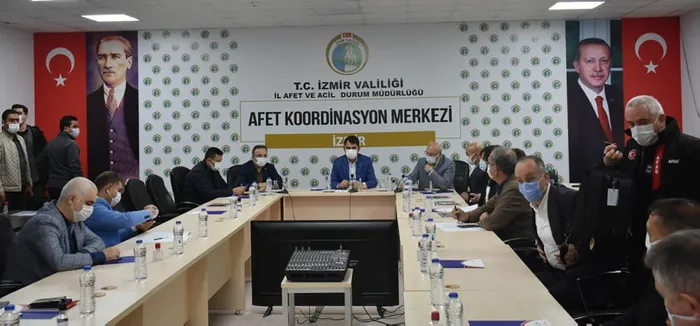 Son dakika: İzmir’in yaraları sarılıyor! Bakan Kurum’dan önemli açıklamalar