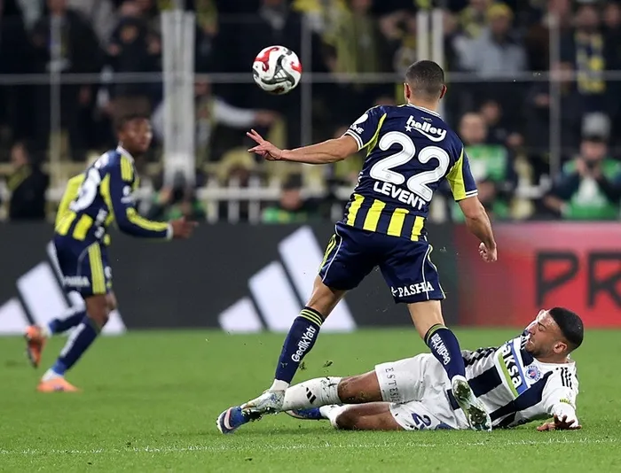 kadikoyde-puanlar-paylasildi-fenerbahce-zirvede-sarsildi-1771874334821.jpeg Kadıköy’de puanlar paylaşıldı! Fenerbahçe zirvede sarsıldı - 5