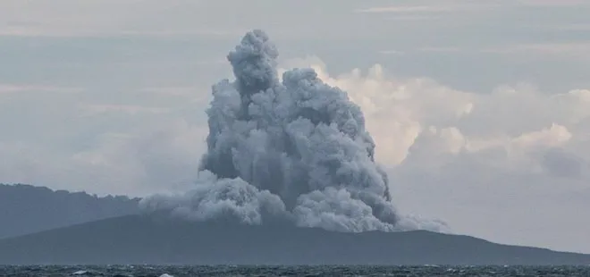 Anak Krakatau Yanardağı’nda bir günde 37 patlama oldu