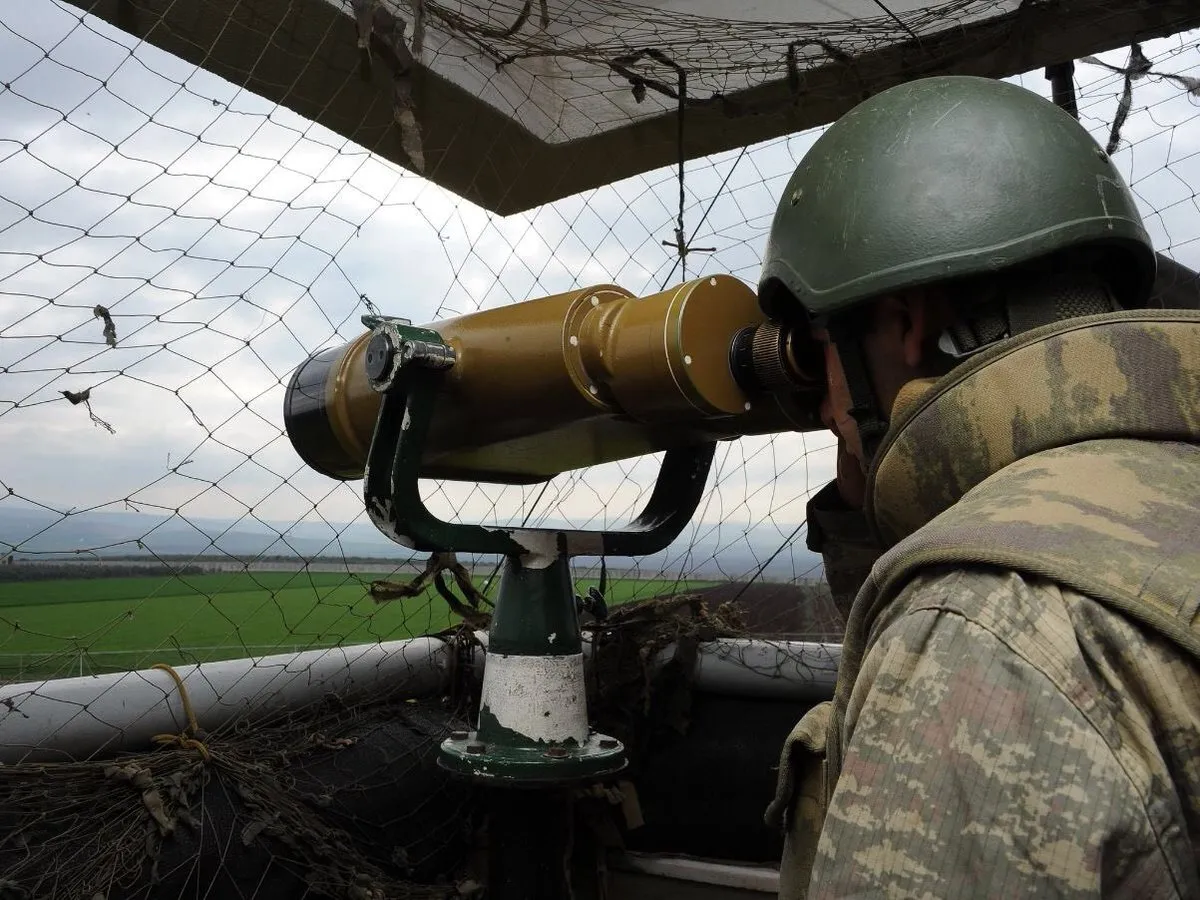 Son dakika: MSB: PKK-YPG'li 2 terörist teslim oldu