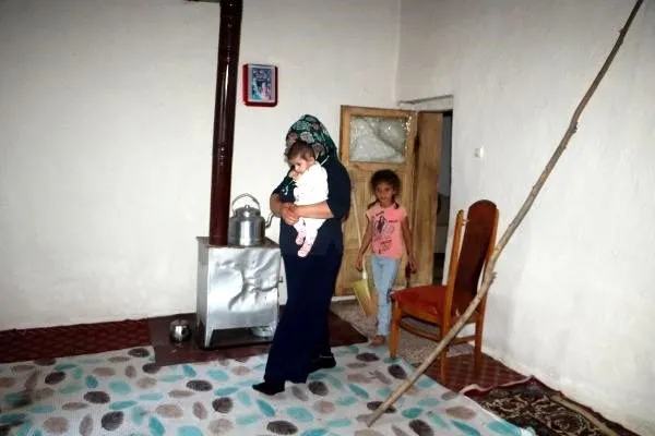 Hakkari'de yılan korkusuyla terk ettikleri evlerine geri döndüler - 1