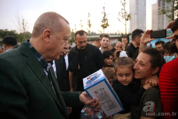 Başkan Erdoğan, Zeytinburnu sahilinde vatandaşlarla iftar yaptı