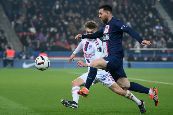 Lionel Messi'yi şoke eden teklif! Adım adım ayrılığa hazırlanıyor - 2