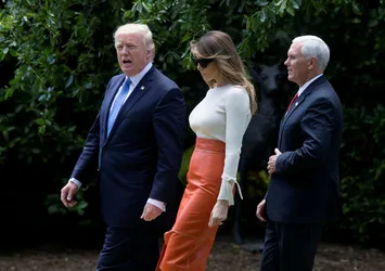 Trump, ilk yurt dışı seyahatine çıktı