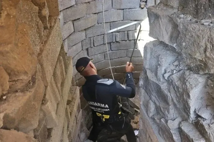 Narin cinayetinde 50’den fazla sahte ihbar! Farklı terliklerle hedef şaşırttılar