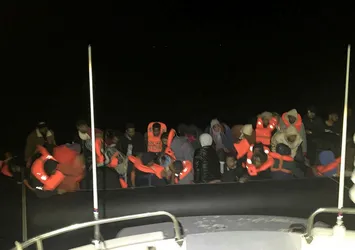 Balıkesir'de göçmen operasyonu: Yunanistan'ın ölüme terk ettiği 42 kişi kurtarıldı
