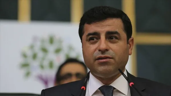 6li-masada-hdp-sinyali-temel-karamollaoglu-hdpnin-yuzde-10un-ustunde-oyu-var-yok-sayamayiz-1655582199903.jpg Millet İttifakı masa altındaki HDP'ye fısıldadı: Yüzde 10'un üstünde oyunuz var sizi yok sayamayız - 6