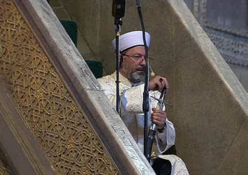 Diyanet İşleri Başkanı Prof. Dr. Ali Erbaş'tan Sözcü'nün hadsiz haberine net yanıt