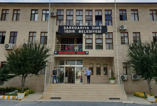 Giresun'a atanan eski Iğdır Valisi Enver Ünlü, HDP'li belediyenin yolsuzluğunu anlattı: Oturduğu yerde 10 bin lira maaş alan var! - 1