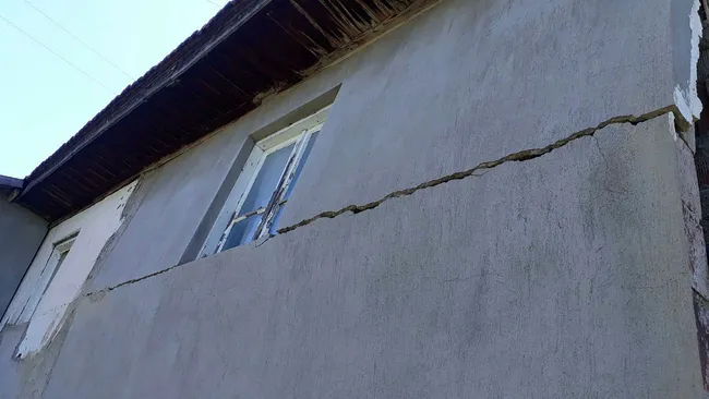 Son dakika: Denizli'de 6 büyüklüğünde deprem! Birçok ilde de hissedildi - 1