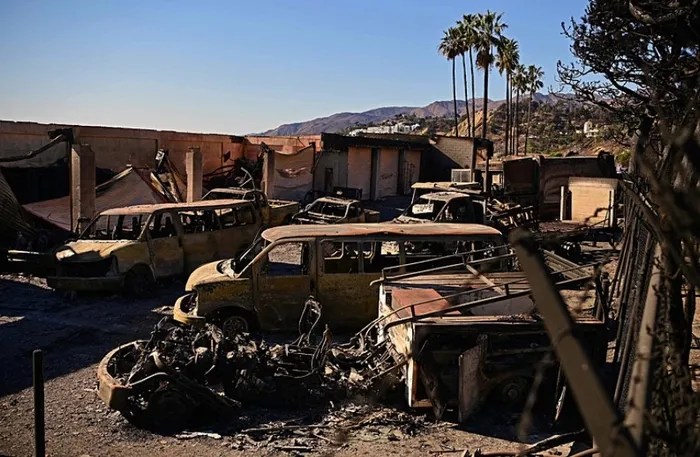 abdde-yangin-7-gununde-kirmizi-bayrak-cekildi-1736835876598.jpg Foto: AFP