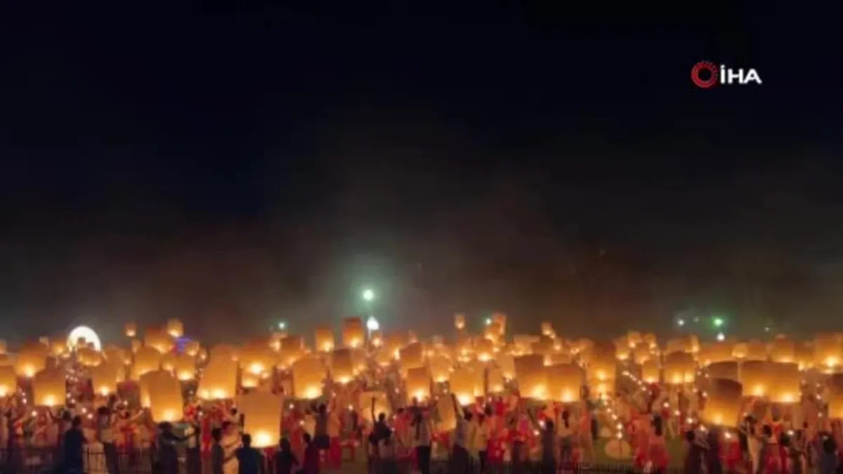 Tayland'da görsel şölen: Binlerce dilek feneri gökyüzüne bırakıldı