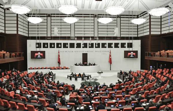 resmi-gazetede-yayimlandi-turk-askerinin-aden-korfezindeki-gorev-suresi-uzatildi-1644030209717.jpg Resmi Gazete'de yayımlandı! Türk askerinin Aden Körfezi'ndeki görev süresi uzatıldı - 1