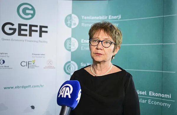 ebrd-baskani-renaud-basso-turkiyede-bu-yilki-yatirimlarimiz-25-milyar-euroyu-asacak-1700656052765.jpg EBRD Başkanı Odile Renaud-Basso: Türkiye'de bu yılki yatırımlarımız 2,5 milyar euroyu aşacak - 1