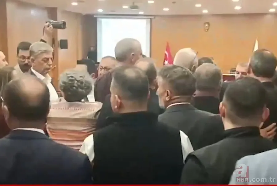 “Beni alabilecek kapasiten yok” dedi! CHP’liler birbirine girdi: Yumruk ve tehditler havada uçuştu 6