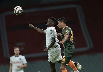 Trabzonspor'da Ekuban oyuna devam edemedi!