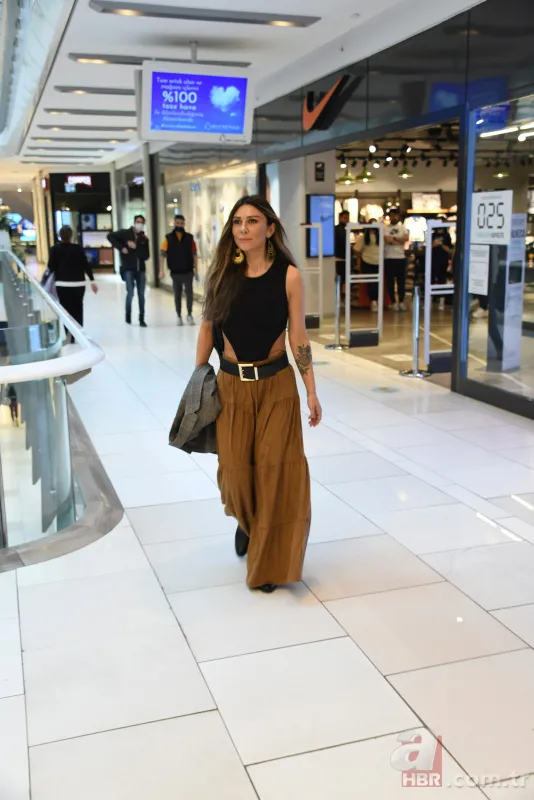 ‘Sünnet derisiyle genç kalıyorum’ açıklamasıyla gündeme oturan Hamdi Alkan’ın eski eşi Selen Görgüzel’den bir çıkış daha! Nafaka açıklamasında hemcinslerini hedef aldı 3