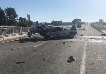 Kütahya'da trafik kazası: 2 ölü 3 yaralı
