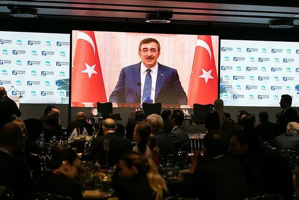 ekonominin-kalbi-turkuvaz-medyada-atiyor-finansin-gelecegi-masada-cevdet-yilmaz-mehmet-simsek-hafize-gaye-erka-1703245326180.jpeg Ekonominin kalbi Turkuvaz Medya'da attı! Finansın geleceği masada - 4