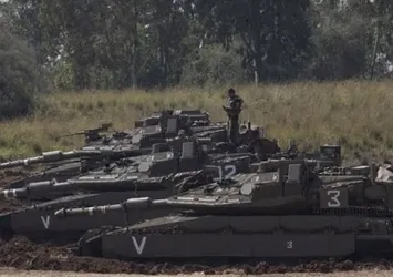 İsrail Gazze'yi tank atışı ile vurdu