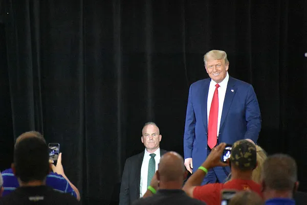 2020 ABD Başkanlık seçiminde yarış kızışıyor! Trump, rakibi Biden’a yüklendi: Tanrı’ya ve silahlara karşı olan...