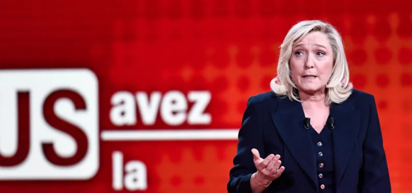 Fransa'da hedef başörtüsü! Marine Le Pen'den hadsiz sözler: Yasaklayacağım