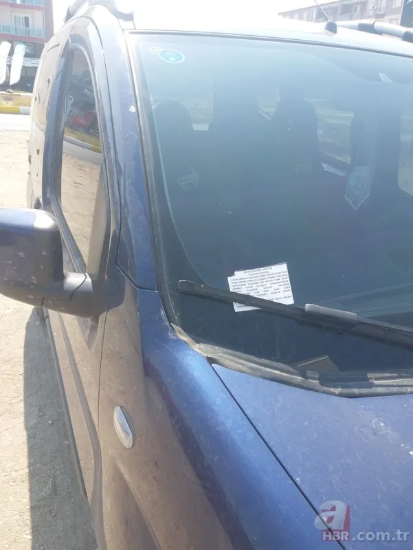 Sağlık Bakanı Fahrettin Koca tavsiye edince evinin camına bu afişi astı! Koronavirüs bitene kadar... 6