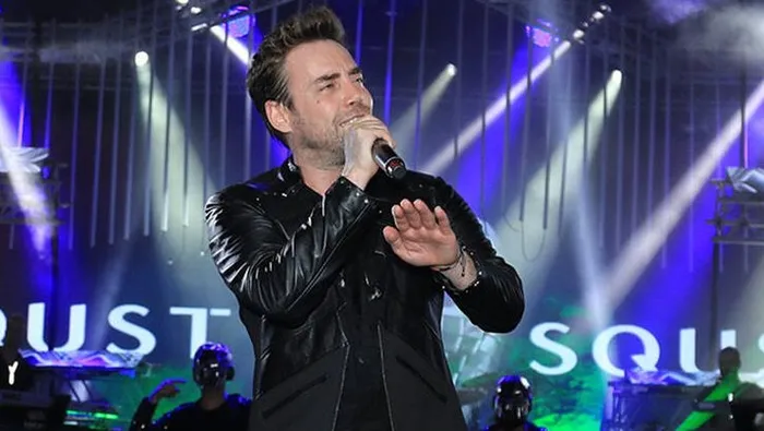 Murat Dalkılıç yeni şarkısını Hande Erçel'e yazdı - 1