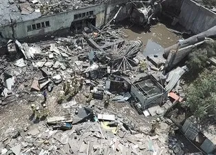 İstanbul Başakşehir'de fabrikada patlama! Ortalık savaş alanına döndü: Ölü ve yaralılar var