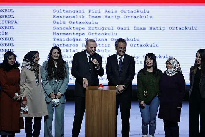 Son dakika: 15 bin sözleşmeli öğretmen ataması! Başkan Erdoğan'dan önemli açıklamalar - 6