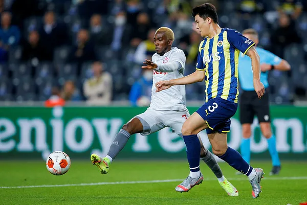 Olympiakos Fenerbahçe maçı hangi kanalda? Olympiakos FB canlı yayın şifreli mi, şifresiz mi?