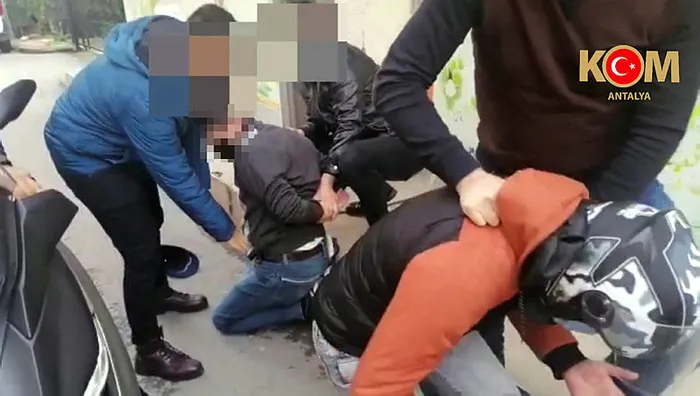 MİT tırları davasının firarisinin oyununu polis bozdu! Antalya’da sahte kimlikle yakalanmıştı!