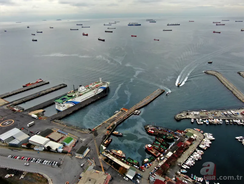 Zeytinburnu açıkları, gemi yoğunluğundan adeta limana döndü! 1