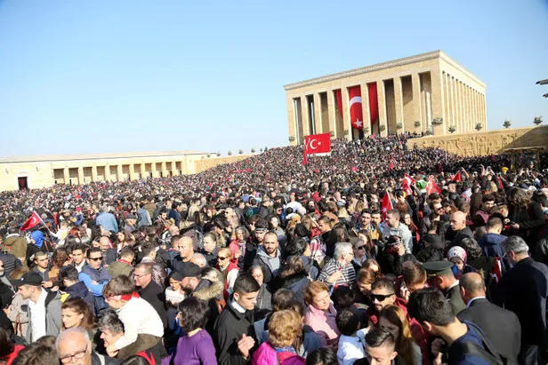 10 Kasım’da okullar tatil mi, ders işlenecek mi? 10 Kasım Atatürk’ü Anma Günü resmi tatil mi? Lise, ortaokul, ilkokul yarın okul var mı yok mu, tam gün mü?